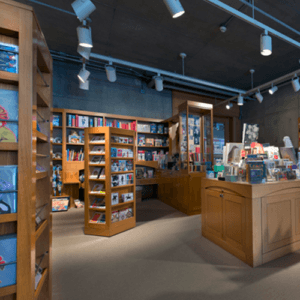 nagłośnienie sklepu z książkami i prasą