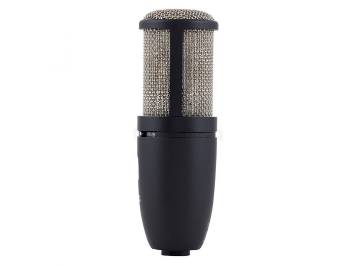 AKG P220 – Mikrofon pojemnościowy 10