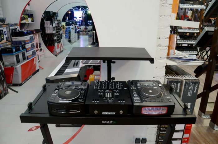 Ibiza Sound – Pulpit dla Dj’a ze statywem pod laptopa Ibiza DS20 14