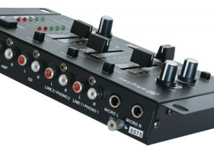 4-kanałowy mikser dla DJa z funkcją Talkover oraz możliwością podłączenia dwóch mikrofonów.